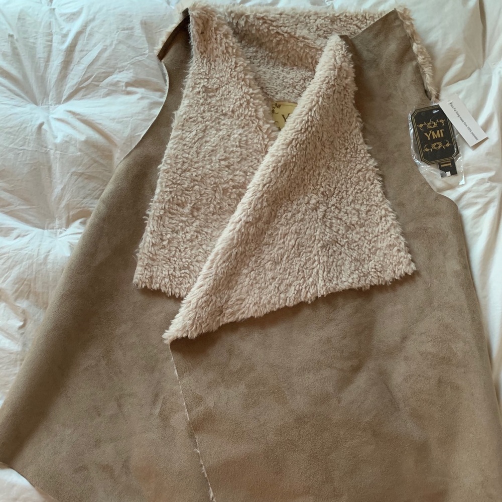 🌲YMI vest! 🌙